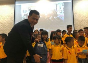 WOM Finance Berbagi Kasih Natal Bersama Anak Panti Asuhan