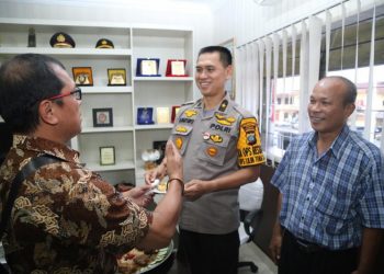 Surprise!!! Awak Jurnalis Bawa Nasi Tumpeng Untuk Brigjen Dadang Hartanto