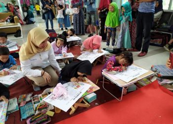 Sambut Hari Ibu, PIKKA Kenalkan Transportasi Kereta Api pada Anak-anak