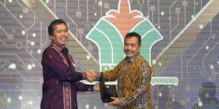 PTPN IV Raih Award Responden Liaison Terbaik 2019