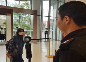 Antisipasi Penyebaran Corona, Suhu Tubuh Pengunjung Sun Plaza Dideteksi