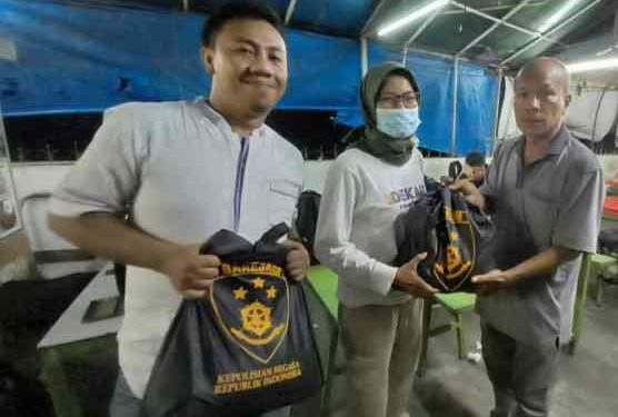 Komjen Agus Andrianto Kirim Ratusan Paket Sembako Untuk Jurnalis