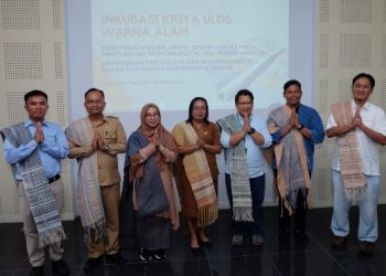 TPL Jadi Bapak Asuh Bagi Para Penenun Ulos Toba