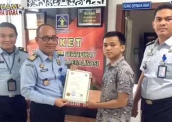 Pelayanan Cetak Sertifikat Apostille di Ruang Pelayanan Terpadu Kanwil Kemenkumham Sumatera Utara