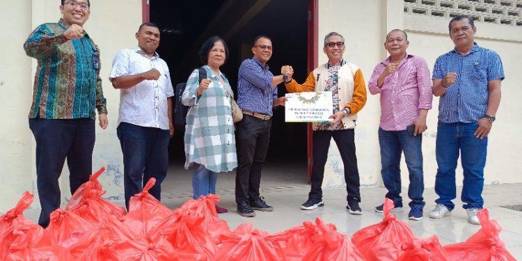 Natal 2023, Pegadaian Medan Salurkan Bantuan Paket Sembako ke PWI Sumut