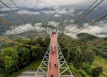 Yuk ke Betong Thailand, Ada Aiyerweng Skywalk, Adu Nyali Ketinggian dan sensasi alam