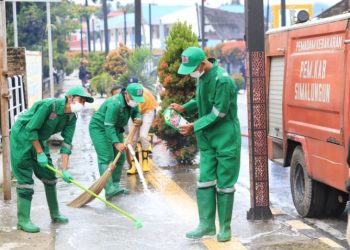 Sambut PON, WINGS Care gelar gotong royong bersihkan kawasan Danau Toba Sumut