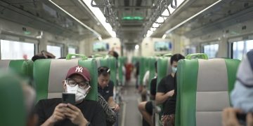 KAI Bandara Perbolehkan Penumpang Berbuka Puasa di Dalam Kereta
