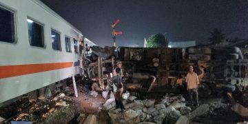 KAI Sesalkan Truk Terobos Pintu Perlintasan Sehingga Menemper KA Putri Deli di Perbaungan Sumut
