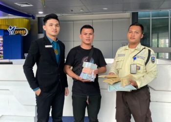 Petugas Security KAI Bandara Medan Amankan Tas Penumpang Berisi Uang Rp24, 255 Juta Yang Tertinggal