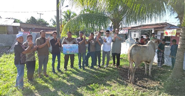 Telkom Regional 1 Sumatera Salurkan Donasi Sapi dan Kambing Kurban di Idul Adha