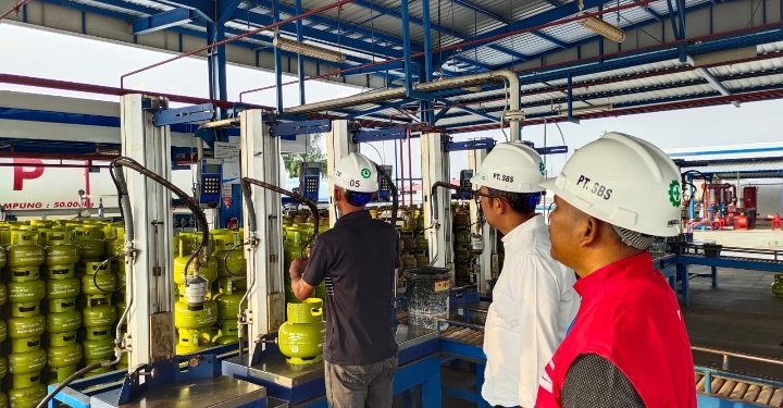 Pertamina Patra Niaga Sidak SPPBE Provinsi Riau Untuk Pastikan Pengisian LPG Sesuai Standar