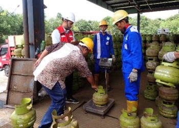 Pastikan Isi LPG 3 Kg Sesuai, Pertamina Patra Niaga Cek Berkala SPBE di Sumut