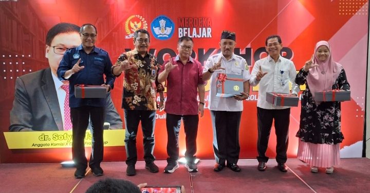 dr Sofyan Tan : Menuju Indonesia Emas Jangan Bikin Cemas, Anggaran Kemendikbud Ristek Harus Ditambah