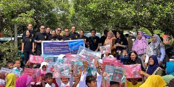 Hotel Santika Premiere Medan Gelar CSR Di Sialang Buah dan Donor Darah Bersama PMI