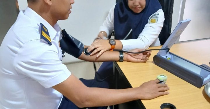 Komitmen Dengan Keselamatan Perjalanan Kereta Api, Petugas KAI Wajib Cek Kesehatan Sebelum Berdinas