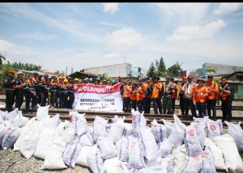 KAI Divre I Sumut Gelar Aksi Bersih Lintas di Sepanjang Jalur Medan-Bandar Kalipah