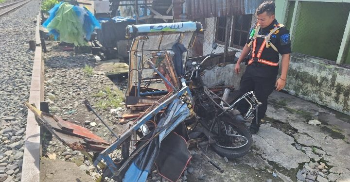 Kelalaian di Perlintasan KA, Penumpang Dirugikan Terlambat Sampai Tujuan