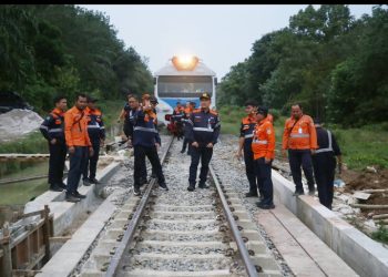 Antisipasi Gangguan di Musim Hujan, KAI Divre I Sumut Cek Lintas KA Medan-Rantauprapat