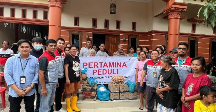 Pertamina Salurkan Ratusan Paket Sembako Ringankan Beban Korban Banjir di Medan