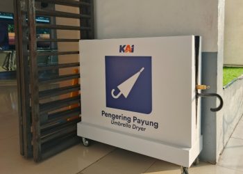 Hore, KAI Divre I Sumut Sediakan Pengering Payung Untuk Penumpang KA