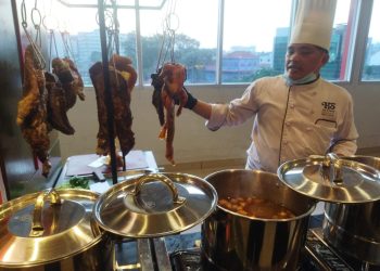 Hotel Santika Premiere Dyandra Medan Gelar “Cerita Ramadan”, Sajikan Hidangan Khas Nusantara, Hingga Beri Kesempatan Umrah