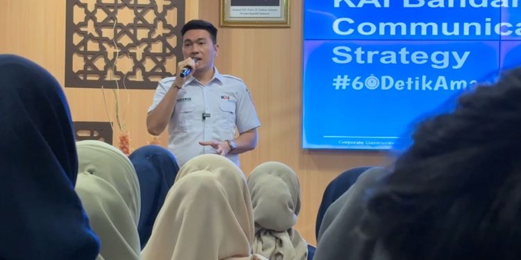 KAI Bandara Gencarkan Edukasi Keselamatan Kereta Api untuk Wujudkan Transportasi Aman dan Tertib