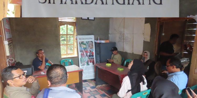 Pokja Penurunan Emisi Gas Rumah Kaca Sumut Lakukan Kunjungan Lapangan ke Desa Simardangiang Tapanuli Utara