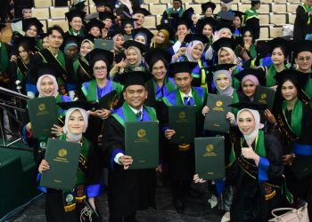 Pelaksanaan Wisuda Periode IV Tahun Akademik 2024/2025 USU Semakin Bagus, Alumni Apresiasi Kepemimpinan Rektor Muryanto Amin