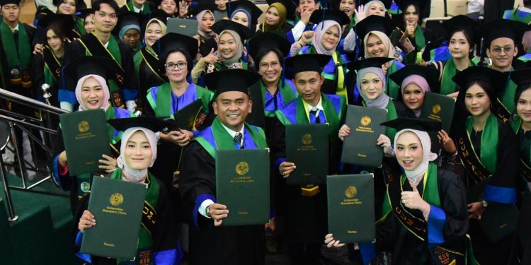 Pelaksanaan Wisuda Periode IV Tahun Akademik 2024/2025 USU Semakin Bagus, Alumni Apresiasi Kepemimpinan Rektor Muryanto Amin