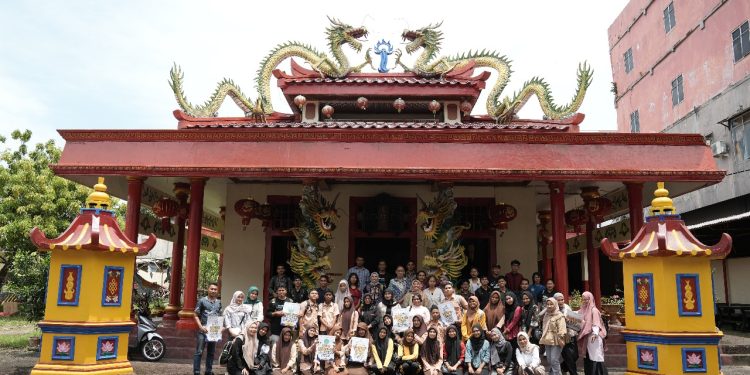 Pemuda Lintas Iman Belajar Toleransi dan Budaya dari Rumah Ibadah dan Kesultanan di Ternate