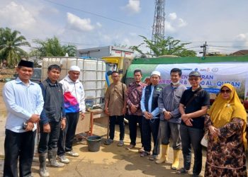 Karyawan XLSMART -Rumah Tahfiz Muslimin Salurkan 8.000 Liter Air Bersih dan 1.000 Al-Qur’an di Aceh Tamiang