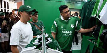 Kunjungi Toko Merchandise PSMS, Gubernur Bobby Harapkan Peningkatan Pemasukan Klub