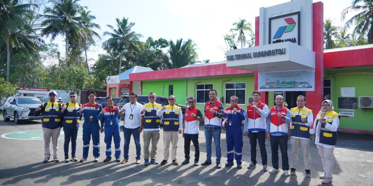Pertamina Patra Niaga Regional Sumbagut Bersama BPH Migas Pastikan Keandalan Energi di Pulau Nias