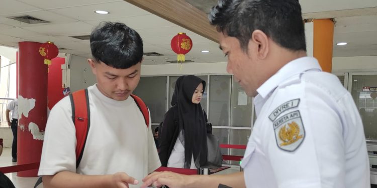 KAI Sumut Sudah Jual 26.886 Tiket Kereta Api Untuk Libur Imlek