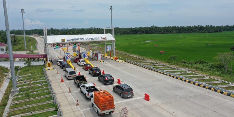 Hutama Karya Catat Ada 672.967 Kendaraan Yang Melintasi Ruas Jalan Tol Trans Sumatera di Libur Imlek 2026