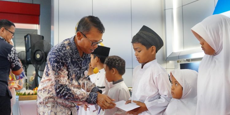 Pertamina Patra Niaga Regional Sumbagut Salurkan Santunan bagi Anak Yatim