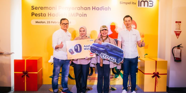 IM3 Serahkan Grand Prize BYD M6 Untuk Pemenang IMPoin Pesta Hadiah 2025 di Medan