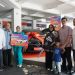 Telkomsel Serahkan Satu Unit Mercedes Benz A200 ke Pemenang Hadiah Utama Program Undian Poin Akhir Tahun 2025 dari Medan