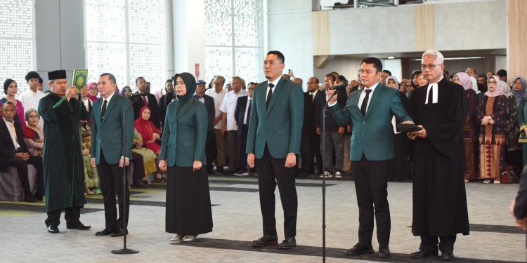Wakil Rektor dan Sekretaris Universitas, Sumatera Utara Dilantik, Rektor USU Ingatkan Pentingnya Kerja Keras dan Integritas