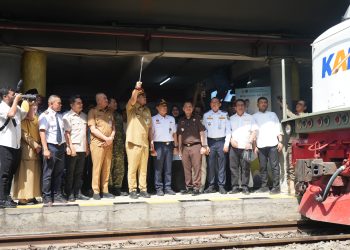 Gubernur Sumut Bobby Nasution Lepas Pemudik Program Mudik Gratis dengan Kereta Api di Stasiun Medan