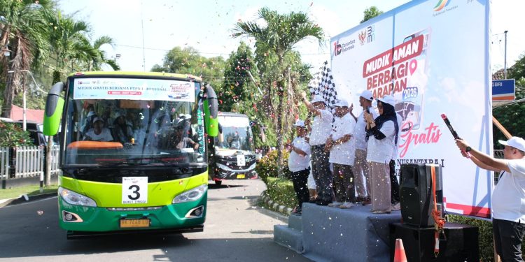 Mudik Aman Berbagi Harapan, PTPN 1 Regional 1 Lepas Tiga Bus Mudik Gratis