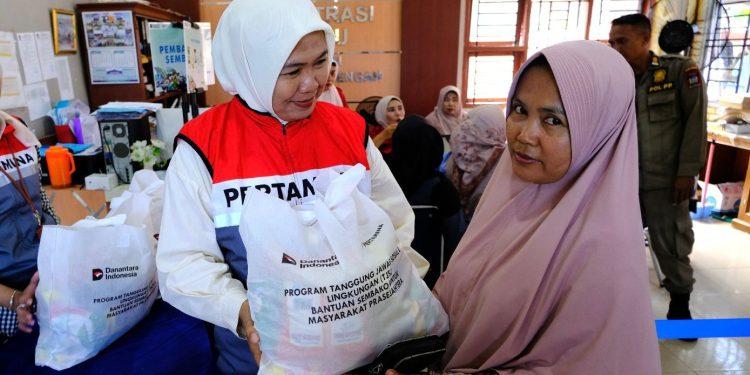 Pertamina Patra Niaga Regional Sumbagut Hadirkan Pasar Murah untuk 1.000 Warga di Padang