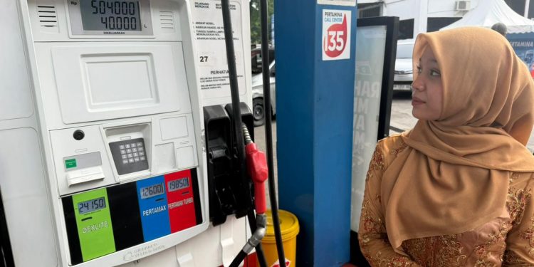 Pertamina Patra Niaga Regional Sumbagut Hadirkan Nuansa Hari Kartini di SPBU, Apresiasi Peran Perempuan dalam Pelayanan Energi 