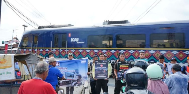 Railink Imbau Masyarakat untuk Taat Saat Melintas di Perlintasan Kereta Api Demi Keselamatan Bersama 