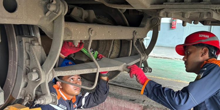Melihat Balik Layar Keselamatan KAI Sumut: Rahasia Keandalan Sarana di Depo Kereta Pulubrayan