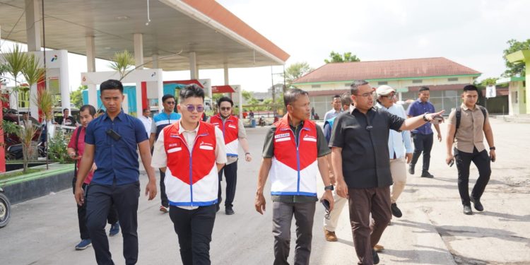 Pertamina Patra Niaga Sumbagut – DPR RI – BPH Migas Tinjau SPBU di Riau, Perkuat Sinergi Jaga Kelancaran Distribusi BBM