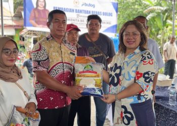 Bulog Sumut – Komite II DPD RI Salurkan Beras dan Minyak Goreng Premium Deliserdang