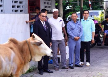 Santika Premiere Dyandra Hotel & Convention Medan Salurkan Sapi Kurban dan Karpet Sebagai Bentuk Kepedulian Sosial ke Masyarakat Sekitar