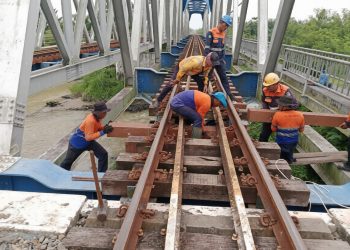 KAI Sumut Sudah Ganti 3.131 Bantalan Kayu ke Bantalan SIntetis Untuk Pemeliharaan Prasarana Perkeretaapian Berkelanjutan
